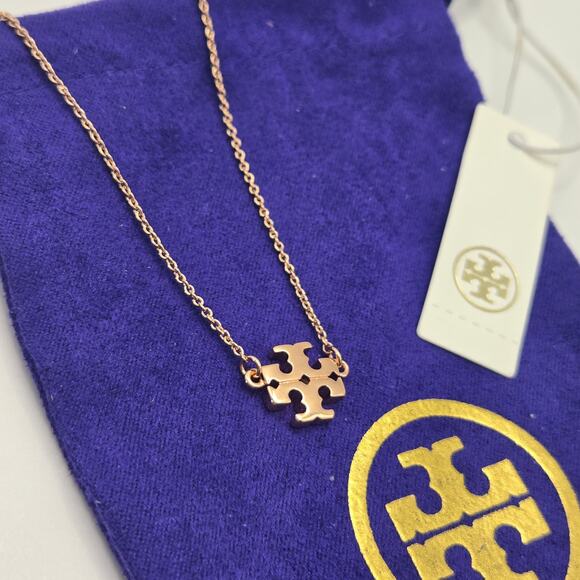 NEW Tory Burch Kira Logo Rose Gold Necklace Classic Simple Preppy Everyday - Picture 2 of 5